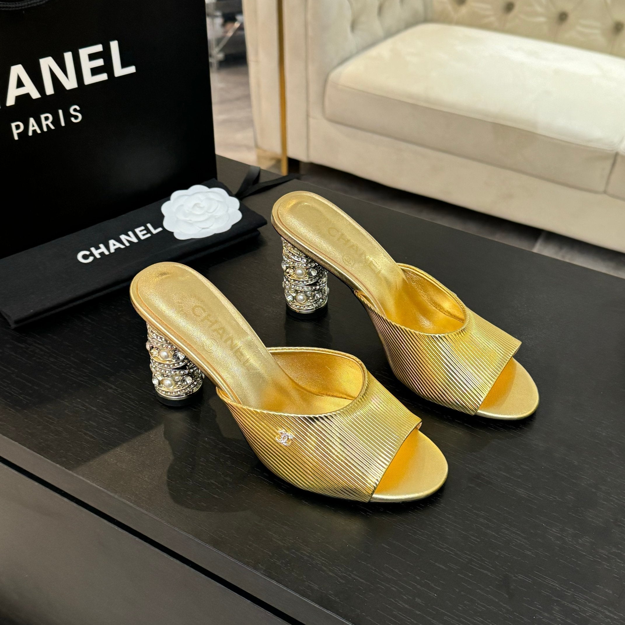 CHANEL T-STRAP PEARL HEEL 85 MM SANDALS IN GOLD LAMBSKIN MULE