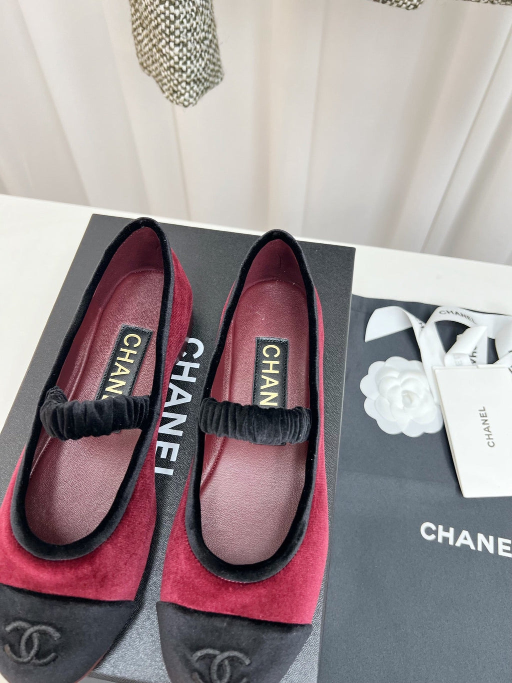 CHANEL MARY JANE FLAT IN RED AND BLACK VELVET